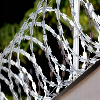 Cerca concertina é eficiente? Concertina sorocaba Concertina em sorocaba cerca eletrica sorocaba controle de acesso sorocaba